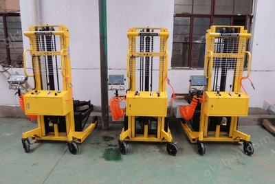 DCS-HT-Y-300公斤油桶倒料秤、抱式倒桶秤價格與防爆油桶配料秤全解析