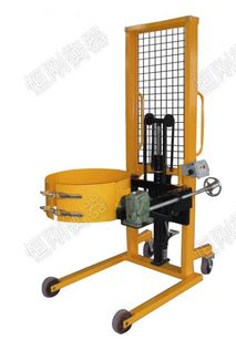 高效安全，精準計量 100kg-300kg氣動抱桶秤與抱夾式油桶搬運配料解決方案